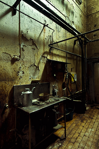 Heating room work bench