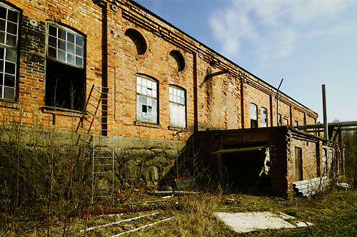 Backside, with garage