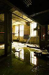 The ubiquitous reflection shot