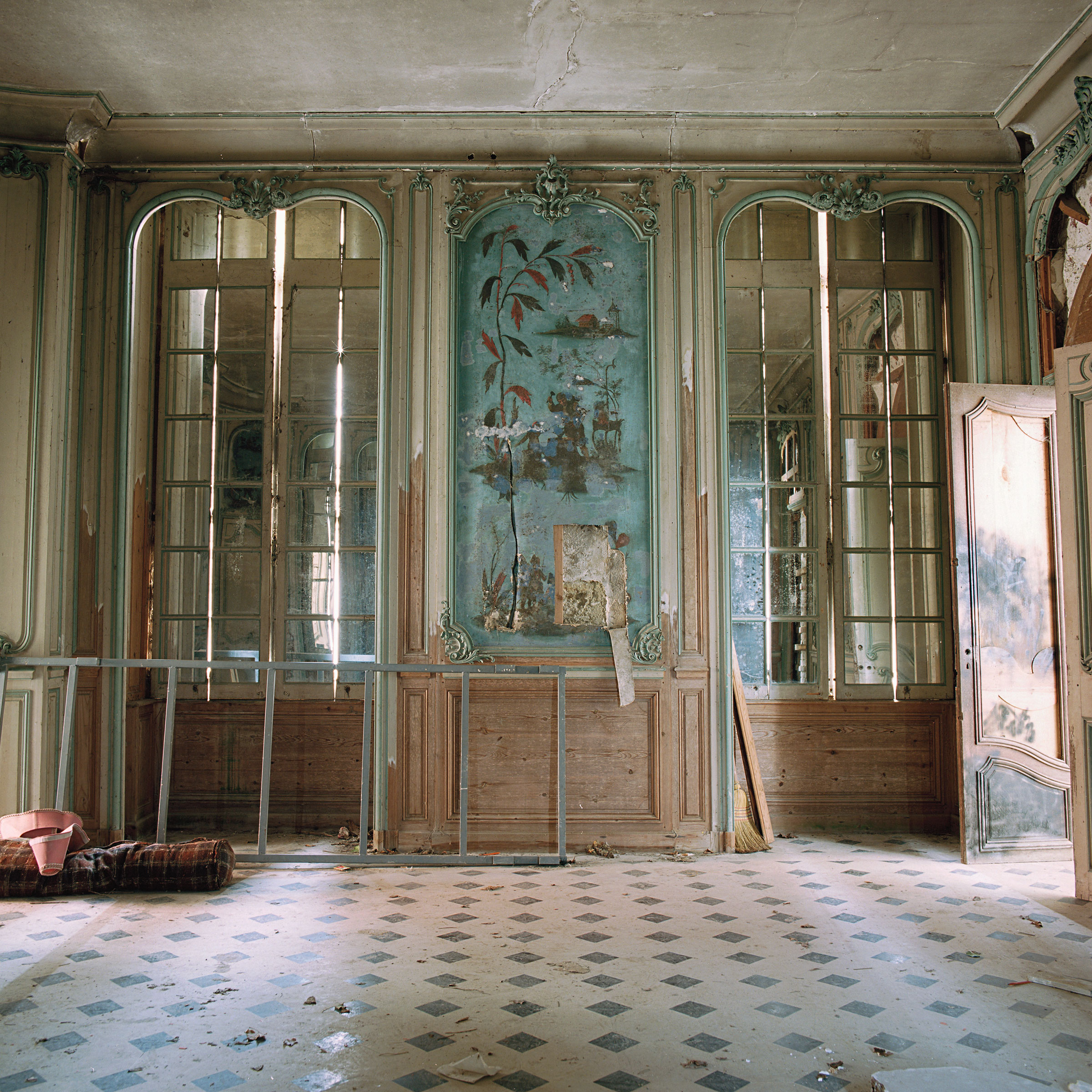 Château of Singers Enhanced
