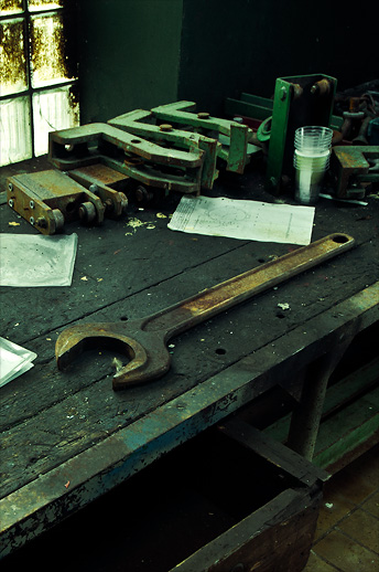 Beet slicer work bench, with wrench at Jordberga sockerbruk. Skåne, Sweden. August 2008.